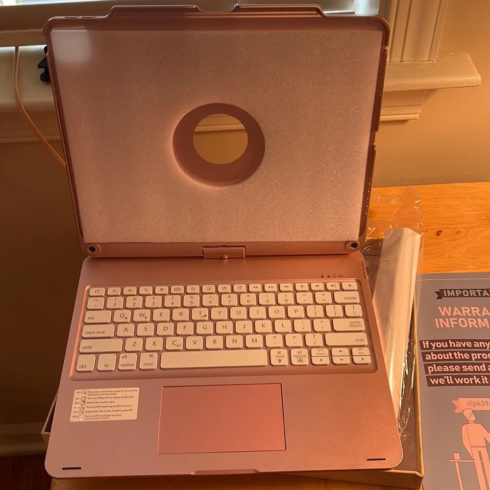 - NIB WIRELESS KEYBOARD FOR IPAD 12.9